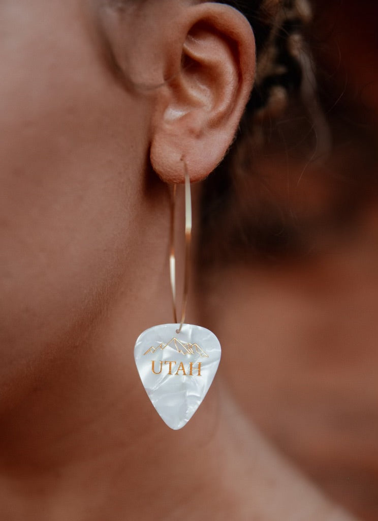 UTAH White Pearl Single Guitar Pick Earrings