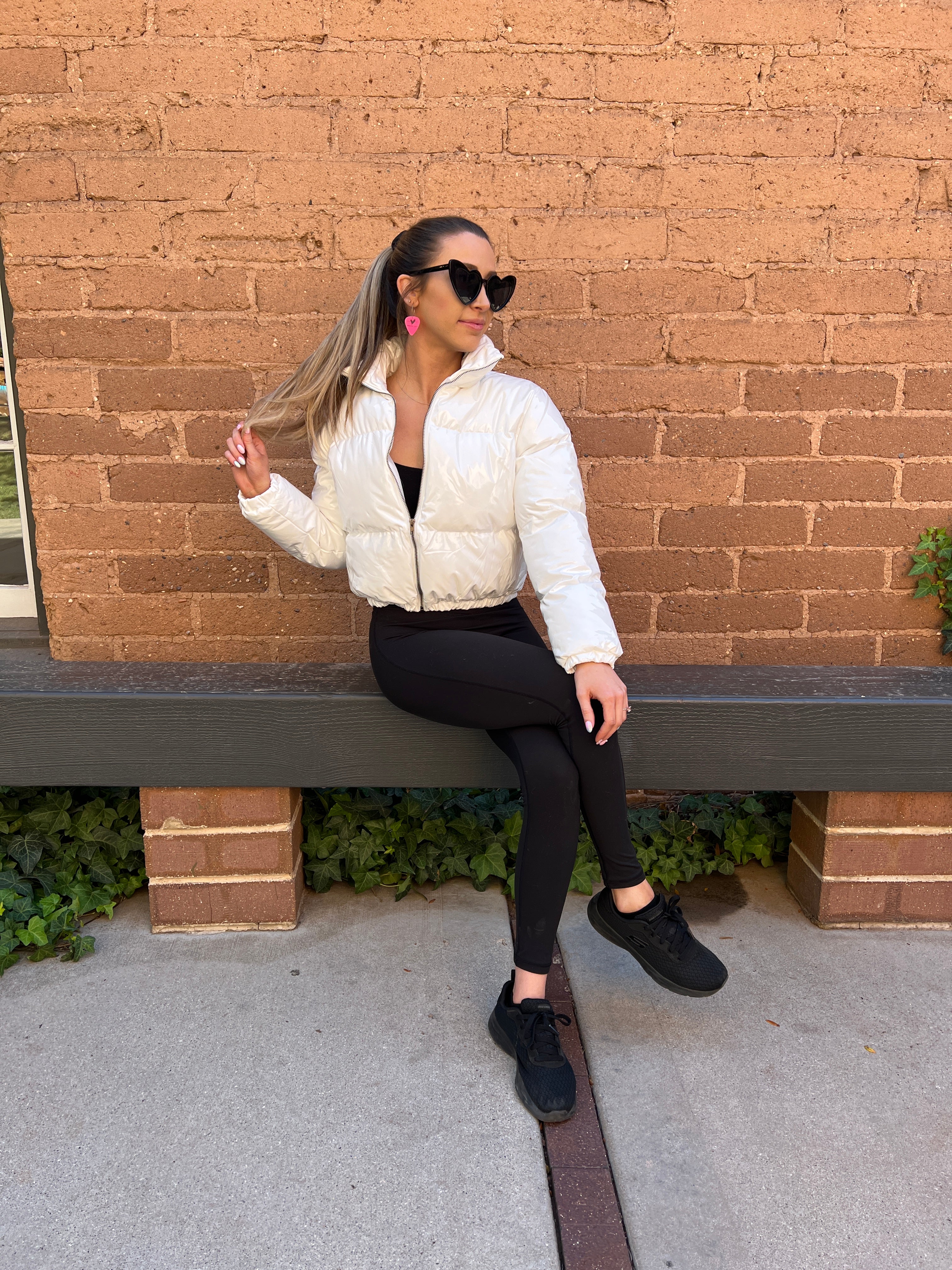 Groupie Love Women's White Crop Puffer Jacket